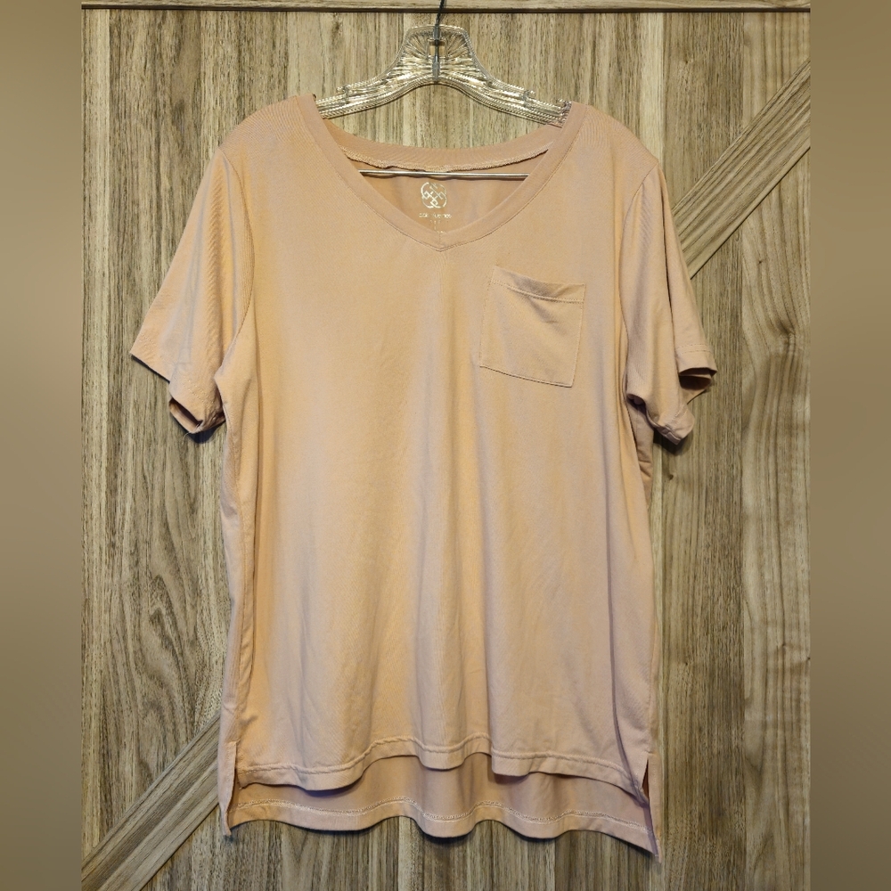 Daisy Fuentes Casual V-Neck Pocket Tee